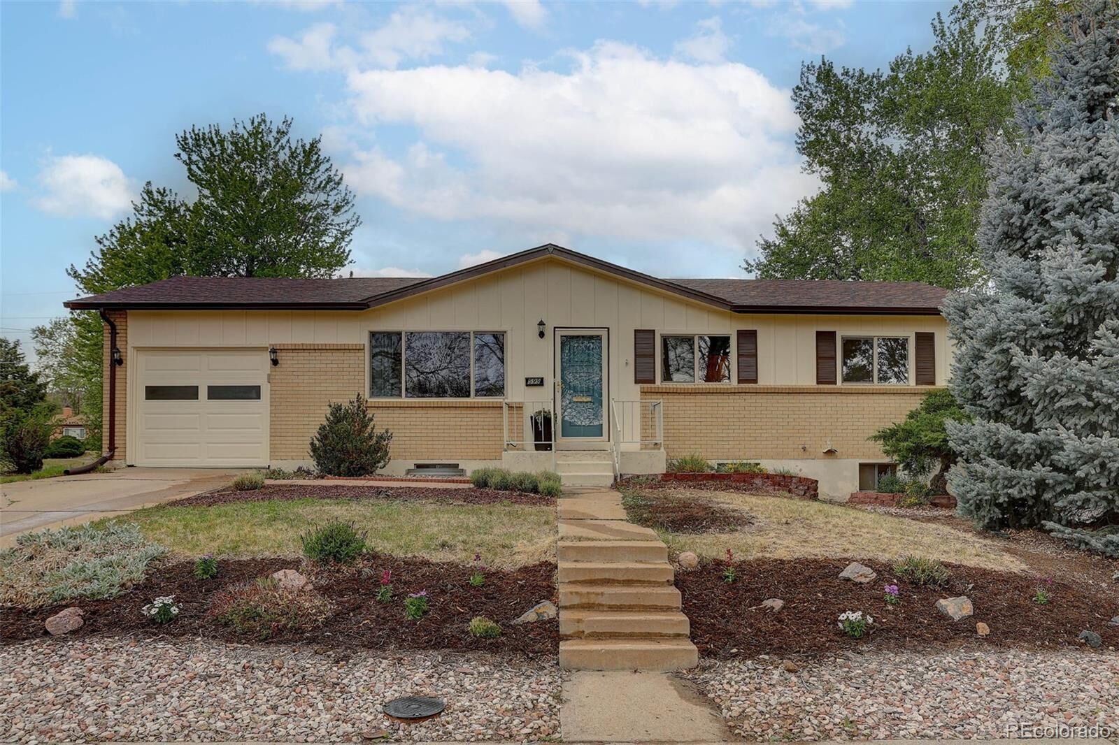 Property Photo: 599 S Swadley Street CO 80228