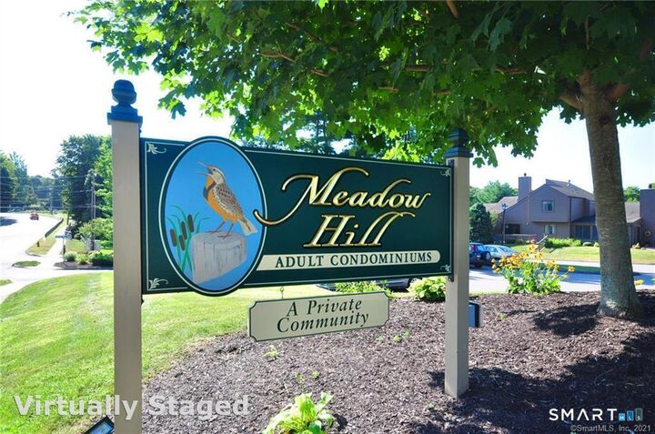Property Photo: 74 Hollister Way South 74 CT 06033
