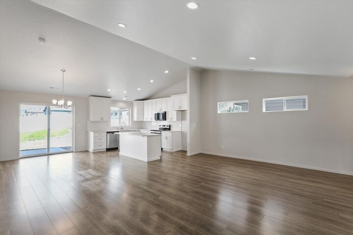 Property Photo:  609 S Manifold Ln  WA 99016 