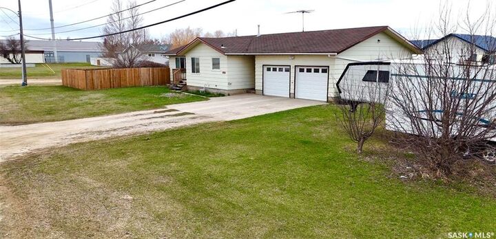 Property Photo:  701 1st Street  SK S0G 2E0 
