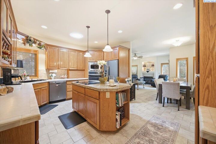 Property Photo: 4401 W 19th Ave. WA 99338