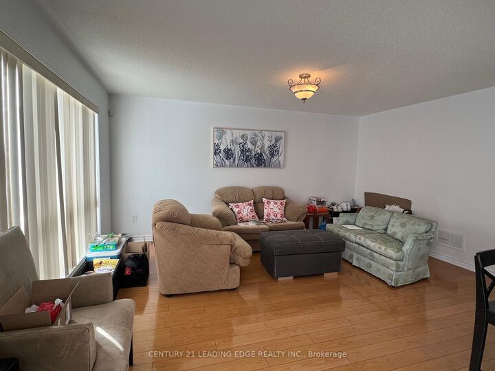 Property Photo:  83 Trumpeter Street  ON M1B 6H1 