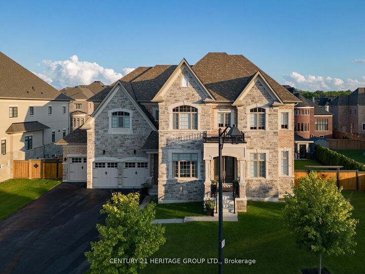 Property Photo: 43 Sir Henry Court ON L7B 0P5