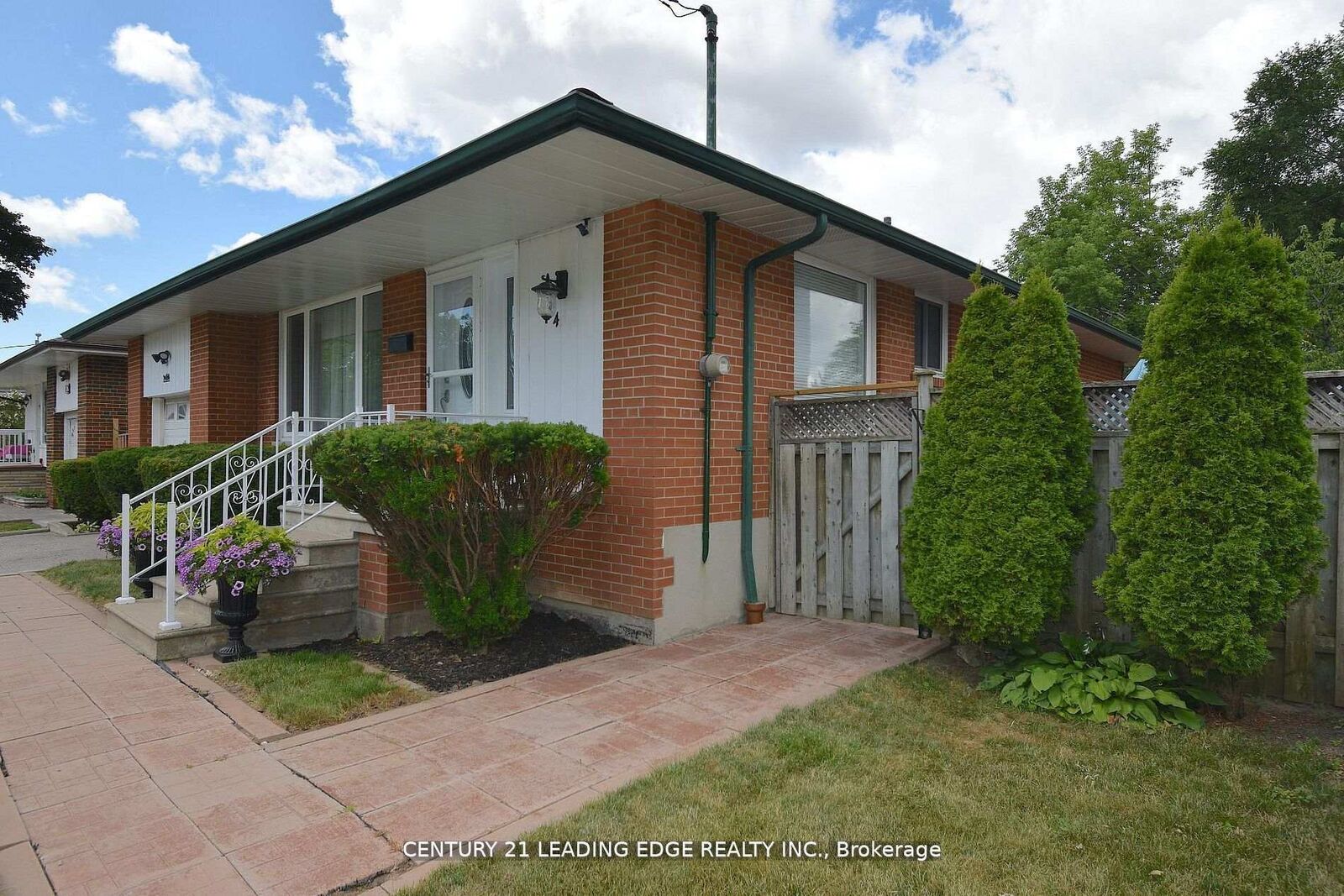 Property Photo:  84 Allanford Road  ON M1T 2N5 