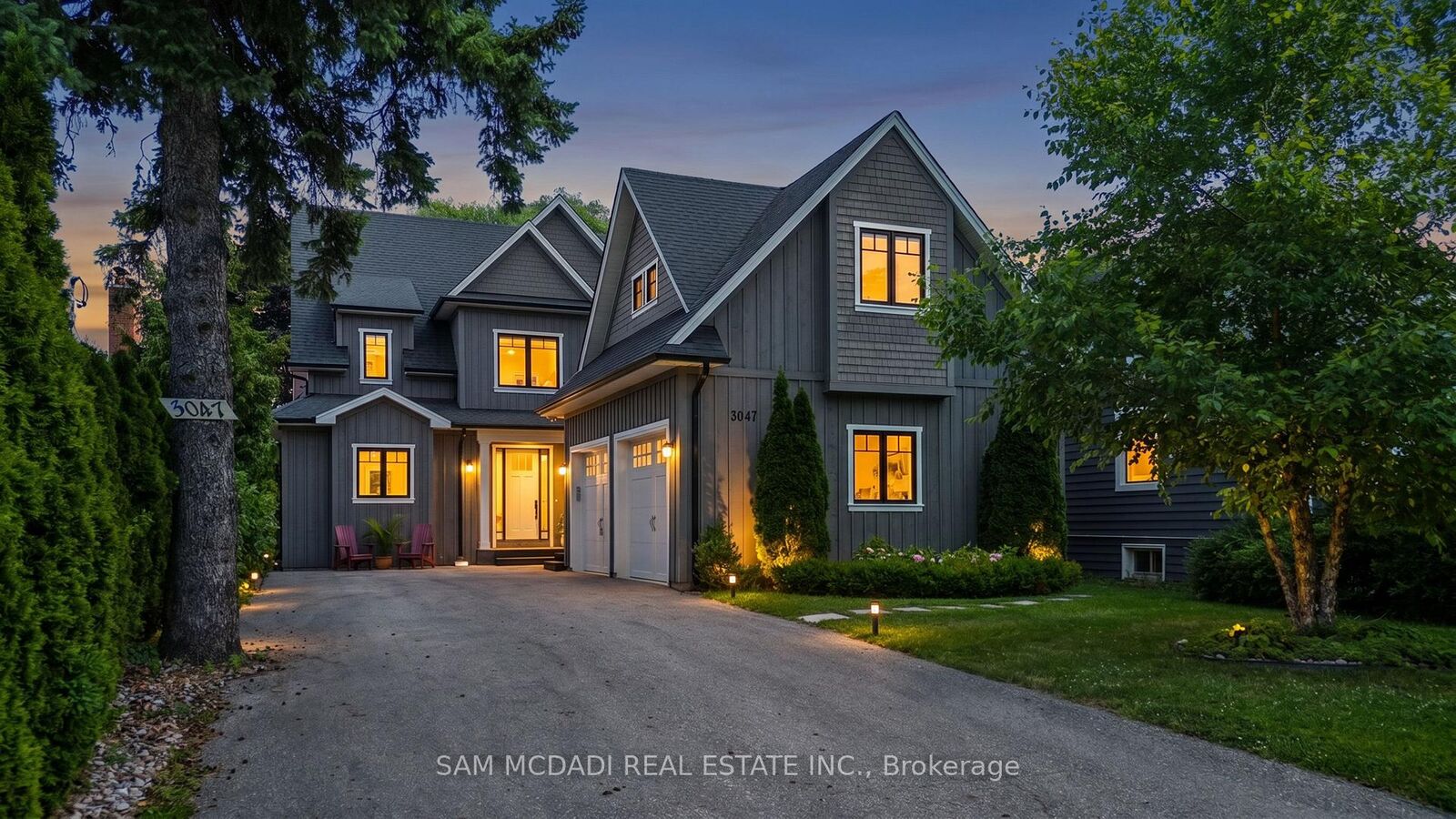 Property Photo: 3047 Grenville Drive ON L5A 2P6