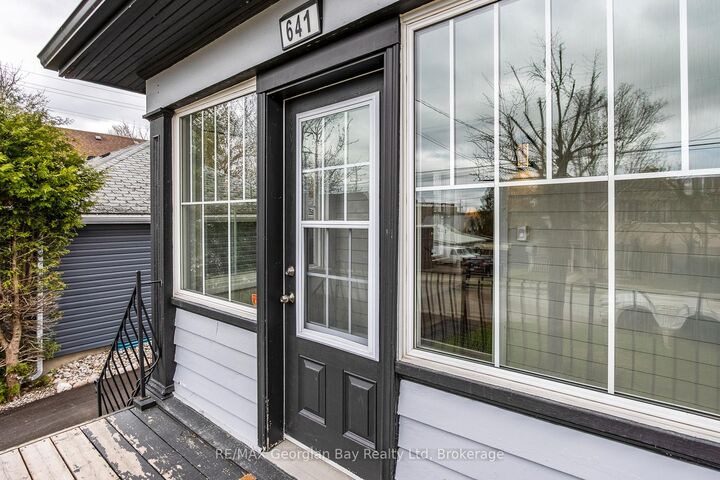 Property Photo: 641 Bay Street ON L4R 1L8