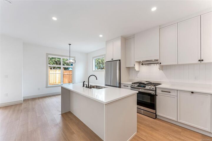 Property Photo: 3098 Washington Ave #3 BC V9A 0J5