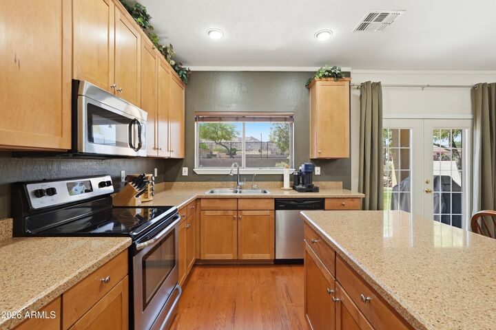 Property Photo: 303 E Milada Drive AZ 85042