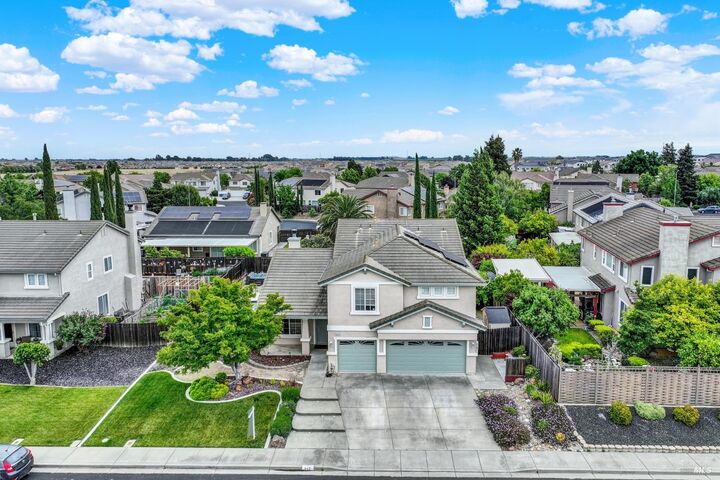 Property Photo:  943 Fallsgrove Way  CA 95687 