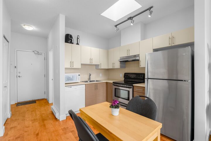 Property Photo:  5692 Kings Road 4xx  BC V6T 1K8 
