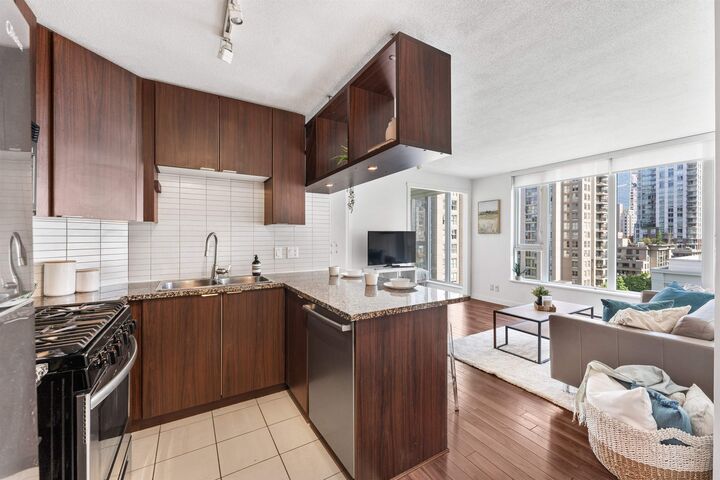 Property Photo:  1010 Richards Street 1002  BC V6B 1G2 