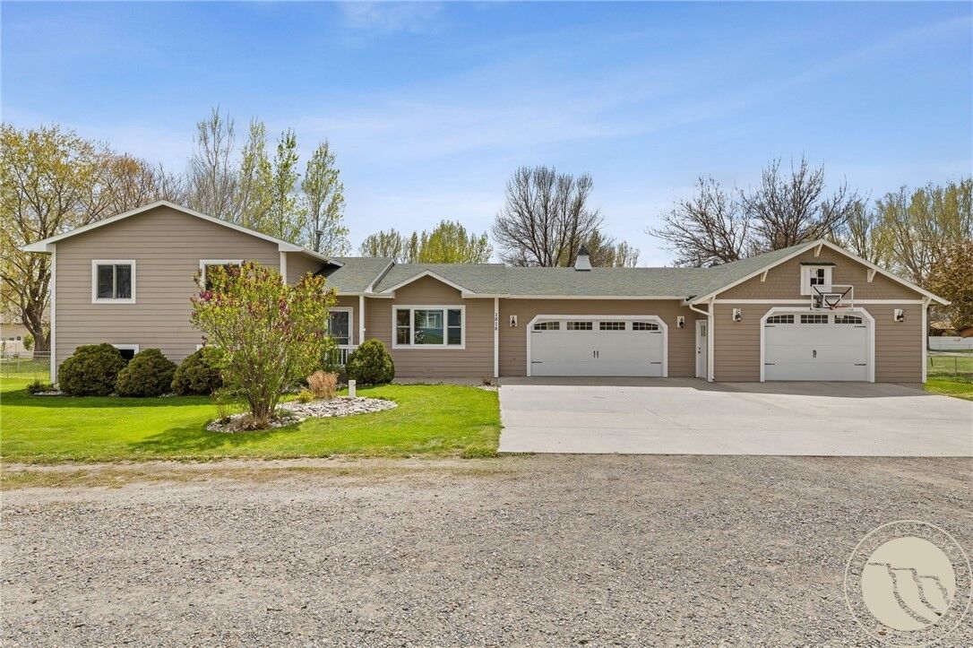 Property Photo:  1818 W Maryland Ln  MT 59044 