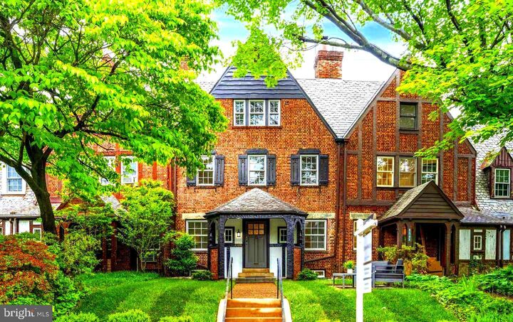 Property Photo: 1549 44th Street NW DC 20007