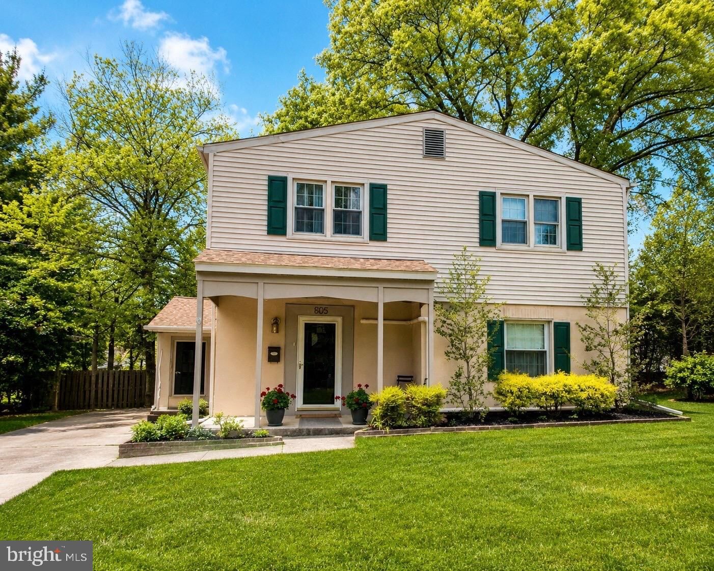 Property Photo:  605 Maple Avenue  NJ 08106 
