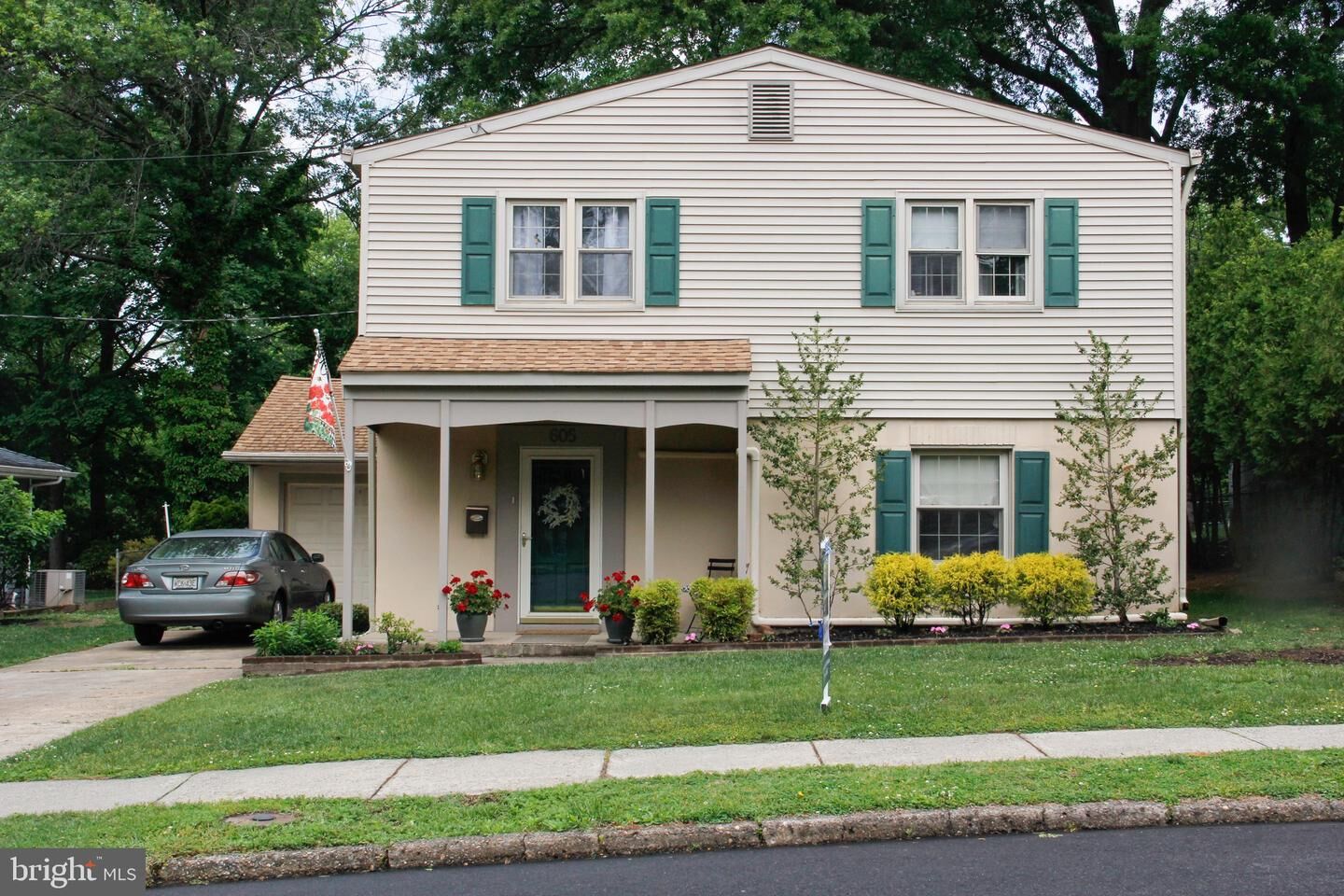 Property Photo: 605 Maple Avenue NJ 08106