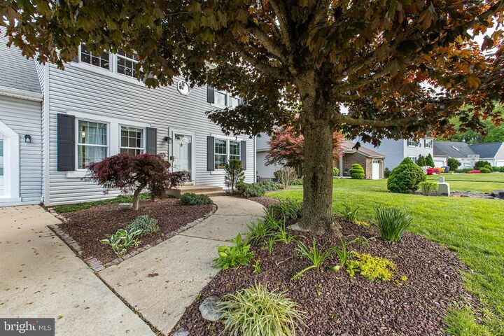 Property Photo:  1909 E Zabenko Drive  DE 19808 