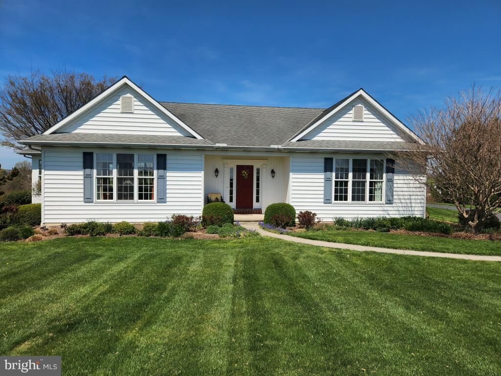 Property Photo:  1043 Spring Valley Road  PA 17566 
