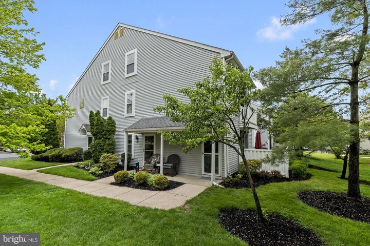 Property Photo:  