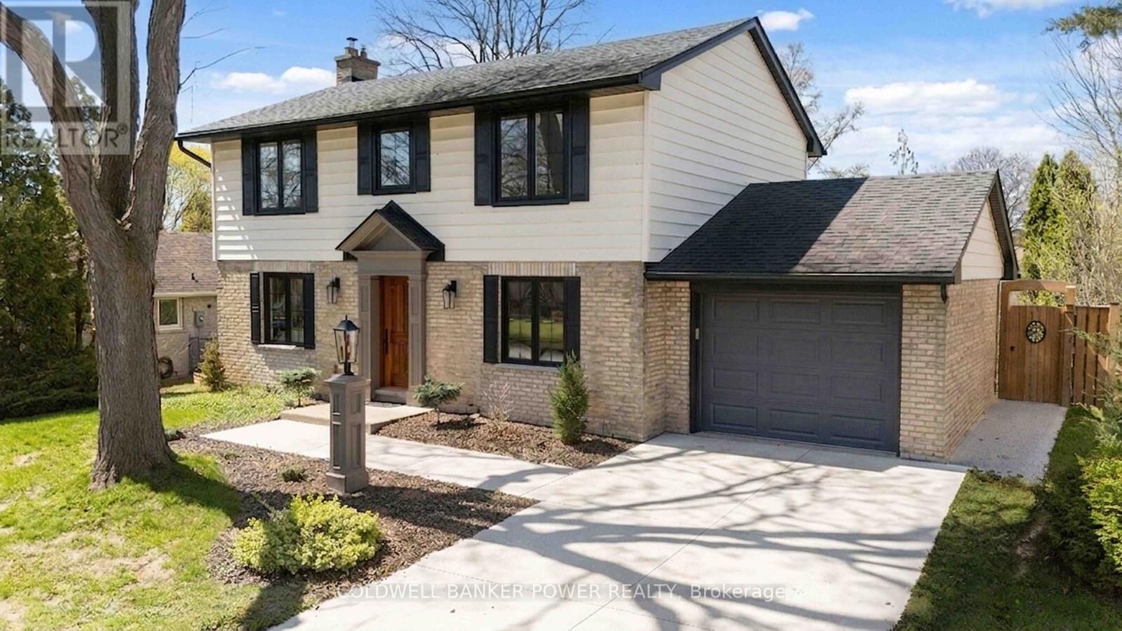 Property Photo:  54 Lloyd Manor Crescent  ON N6H 3Z3 