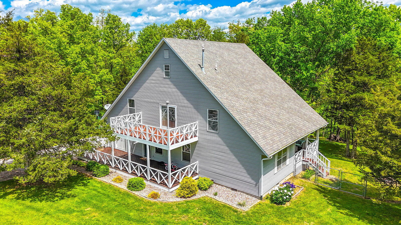 Property Photo:  3720 N Hinshaw Dr  MO 65202 