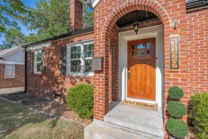 Property Photo:  1129 Woodrow  SC 29205-1224 