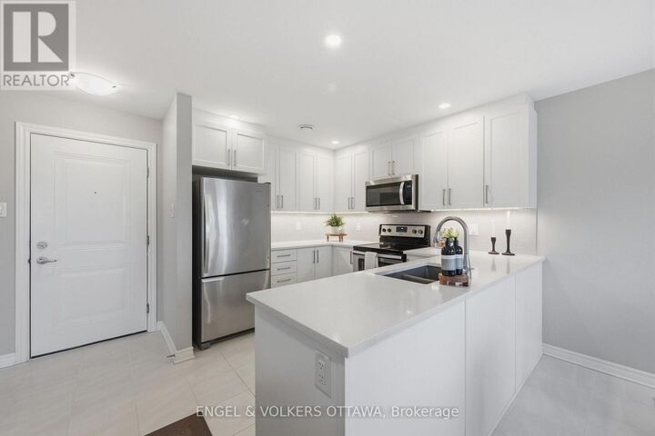 Property Photo:  365 Tribeca Private 10  ON K2J 6B4 