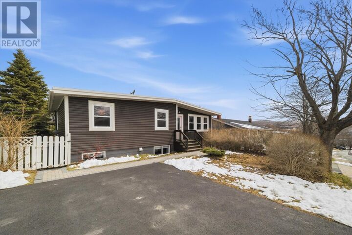 Property Photo:  30 Pleasantville Avenue  NL A1A 1K8 