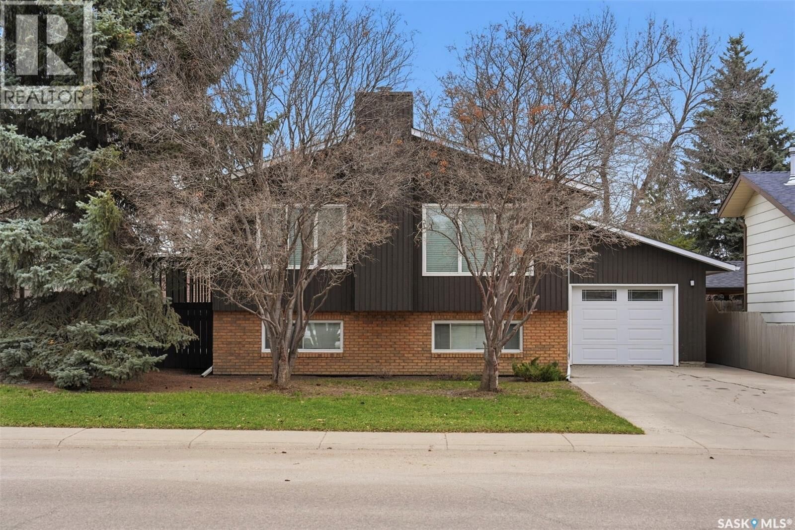 Property Photo:  230 Silverwood Road  SK S7K 5R9 