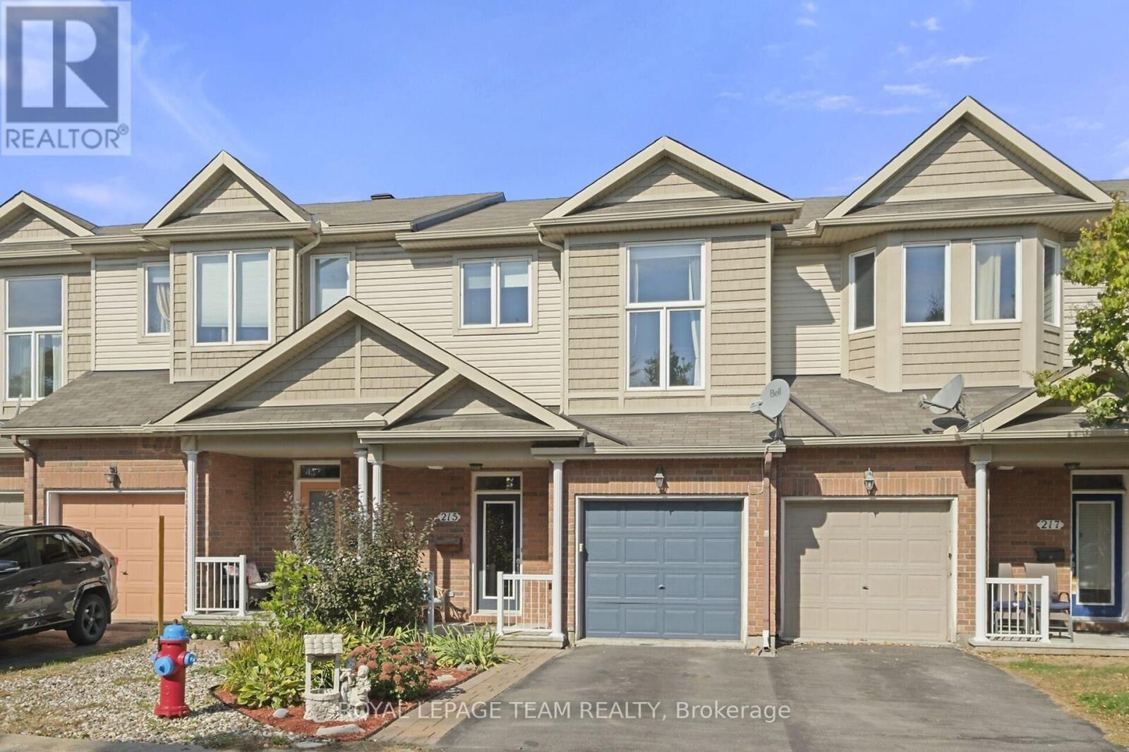Property Photo:  215 Parkrose Private  ON K4A 0N8 