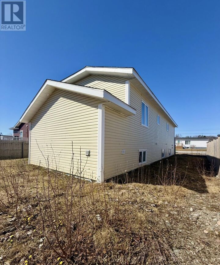 Property Photo:  8 Ford Crescent  NL A2N 3W4 