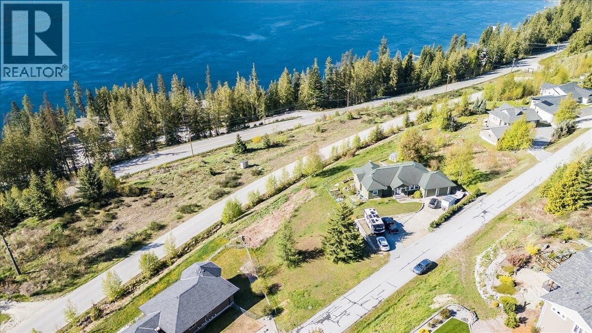 Property Photo:  6759 Eagleview Lane  BC V1L 6W6 