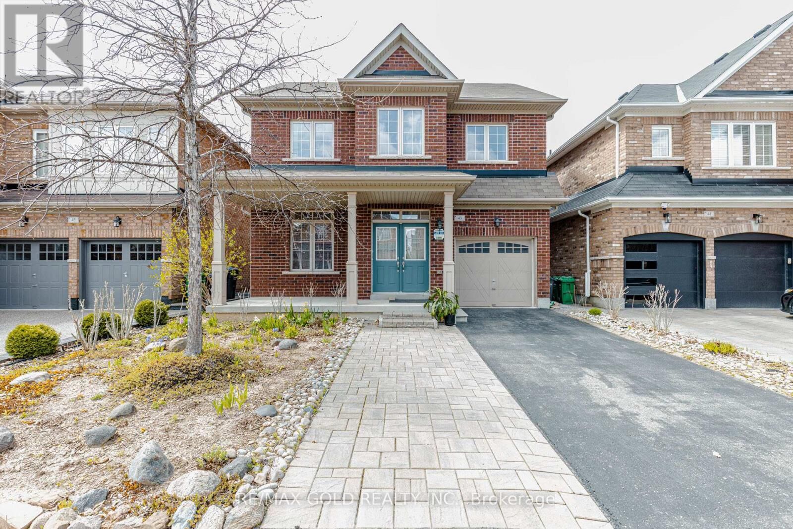 Property Photo:  43 George Robinson Drive  ON L6Y 2E3 
