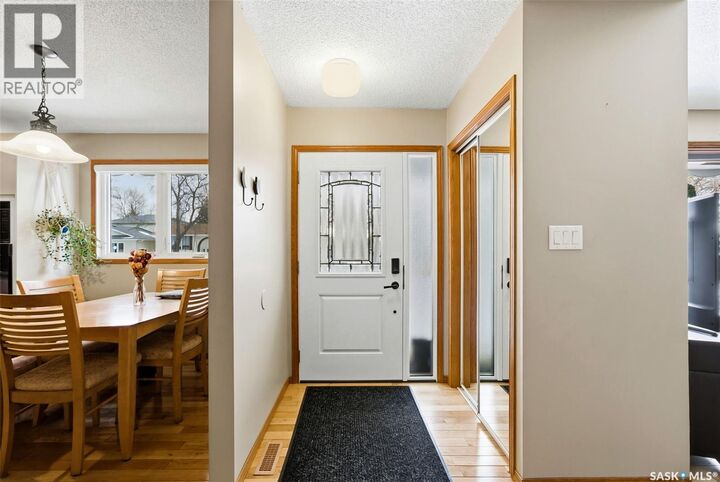 Property Photo:  10 Hayes Crescent  SK S4X 1B2 