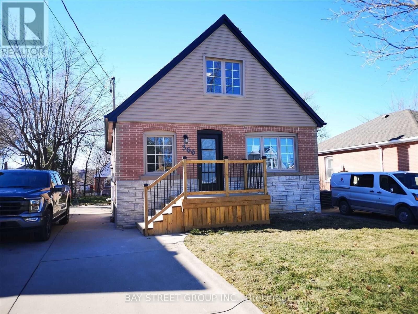 Property Photo:  366 East 23rd Street Lower  ON L8V 2X6 