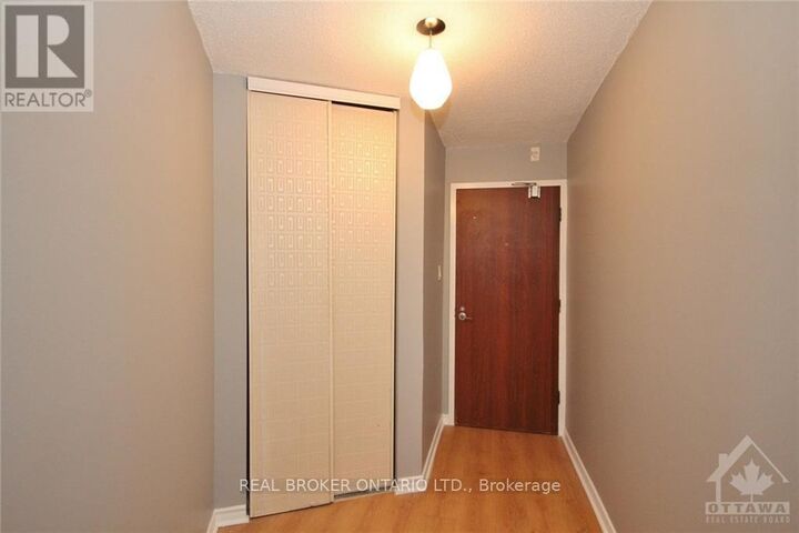 Property Photo: 900 Dynes Road 1009 ON K2C 3L6