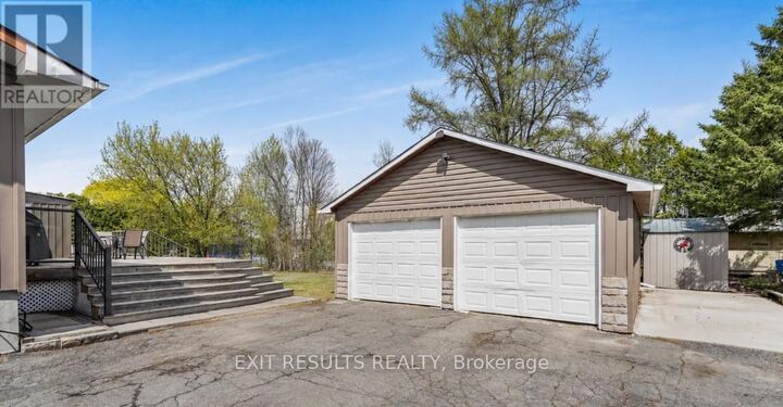 Property Photo:  20 Manitou Street  ON K0A 1W0 