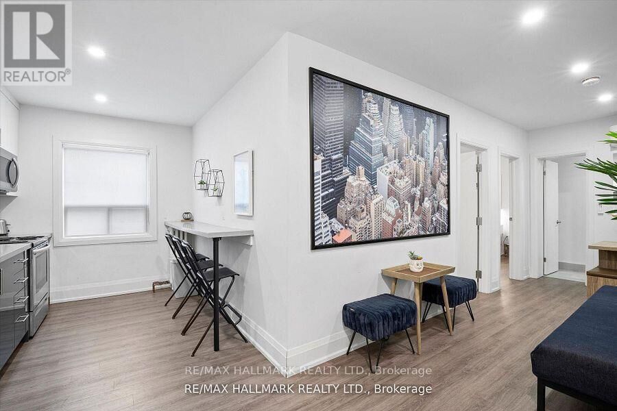 Property Photo:  595 St Clair Avenue West 12  ON M6C 1A3 