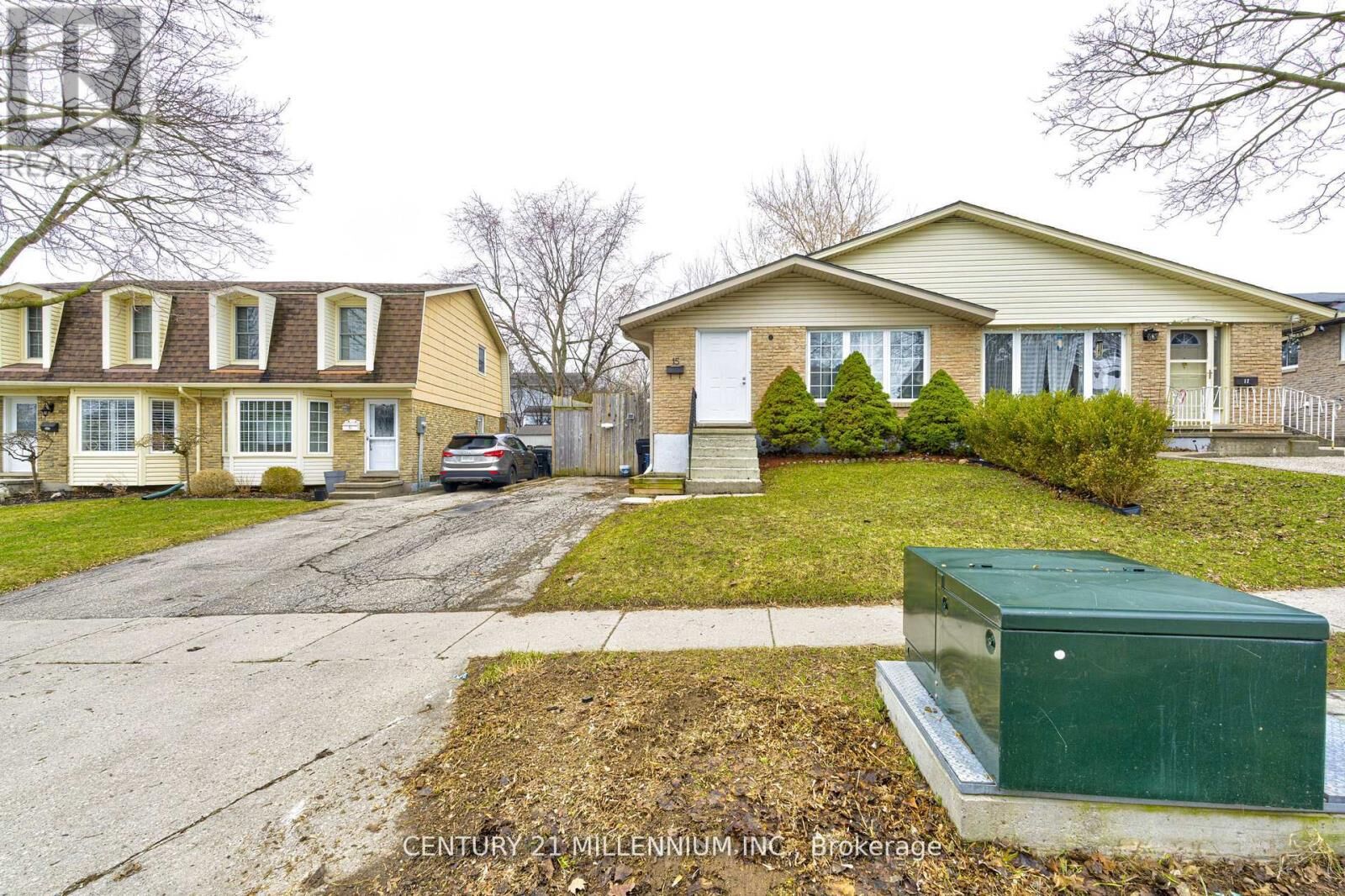 Property Photo:  15 Northview Heights Drive  ON N1R 6Z9 