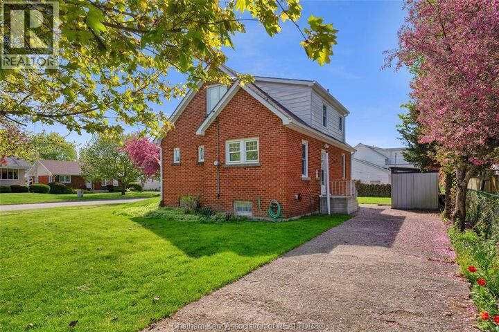Property Photo:  17 Grand Avenue  ON N8A 4J8 