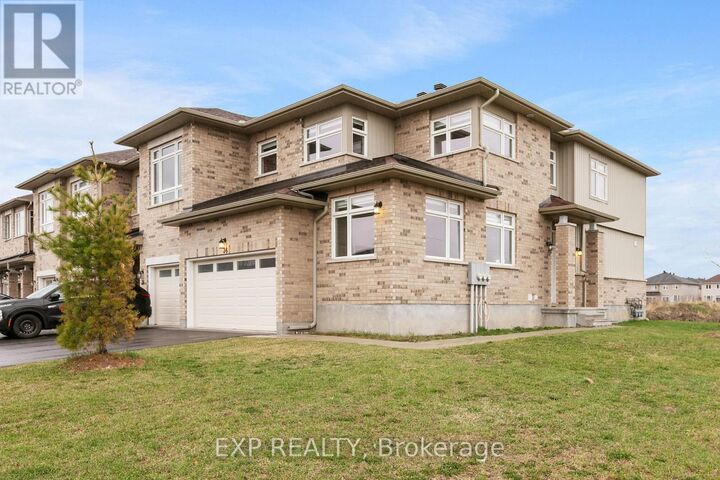 Property Photo:  36 Hurdis Way  ON K7C 0L3 
