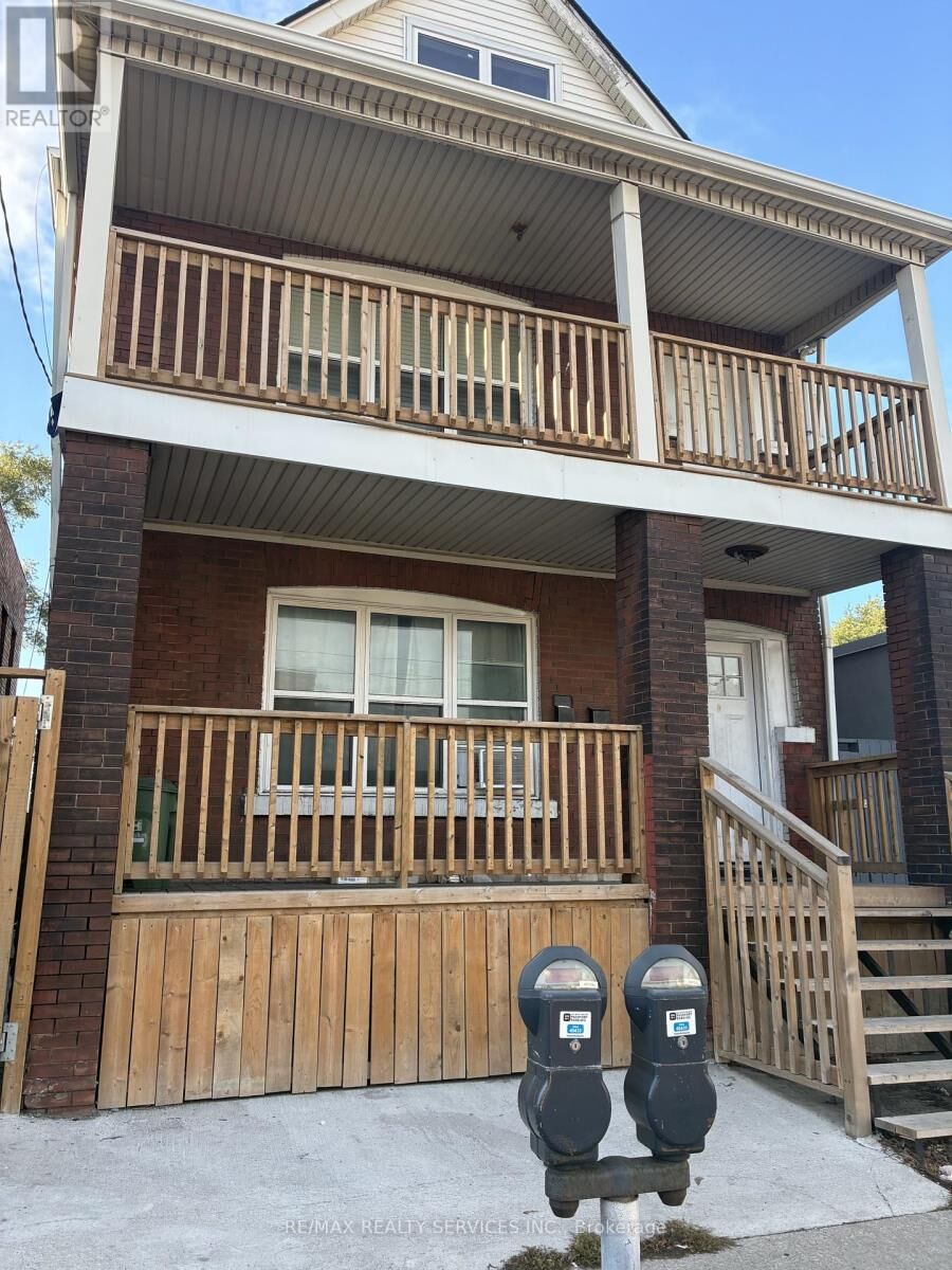 Property Photo:  748 Barton Street East Unit 1  ON L8L 3B1 