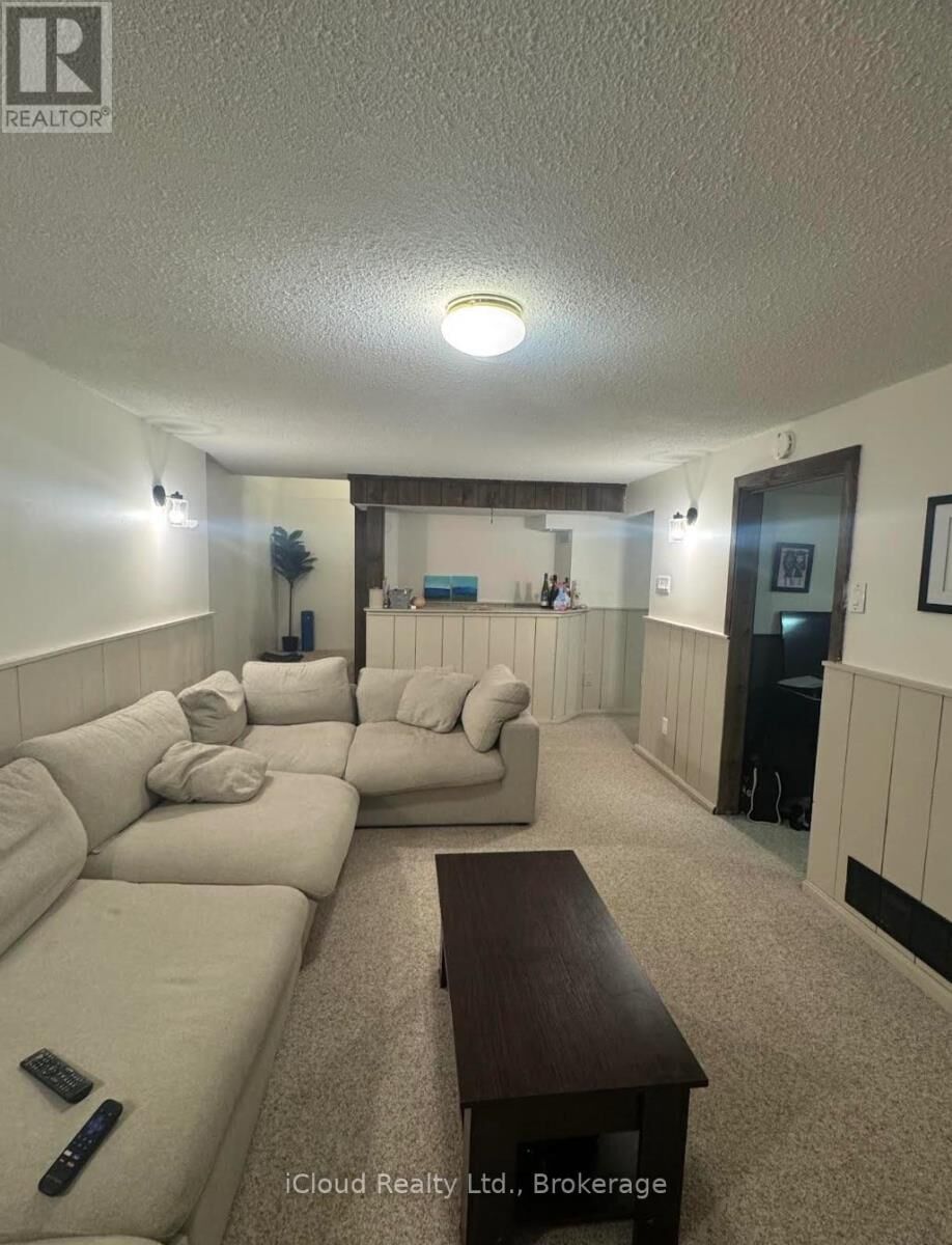 Property Photo:  47 Parkview Place Bsmt  ON L6W 2G2 