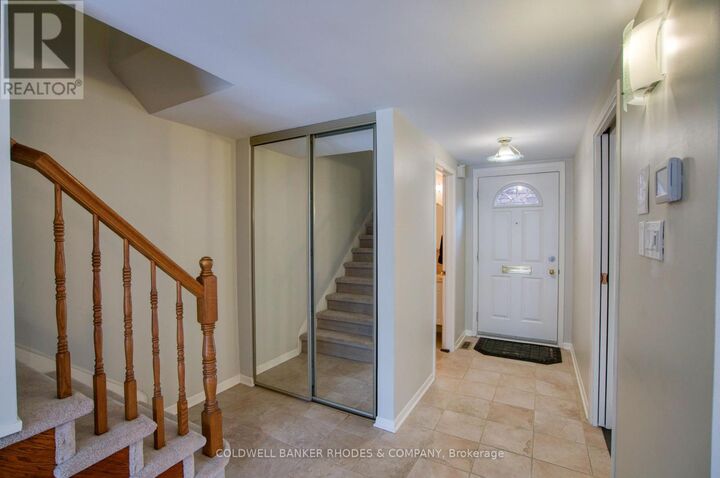 Property Photo:  215 Mackay Street 9  ON K1M 2B6 