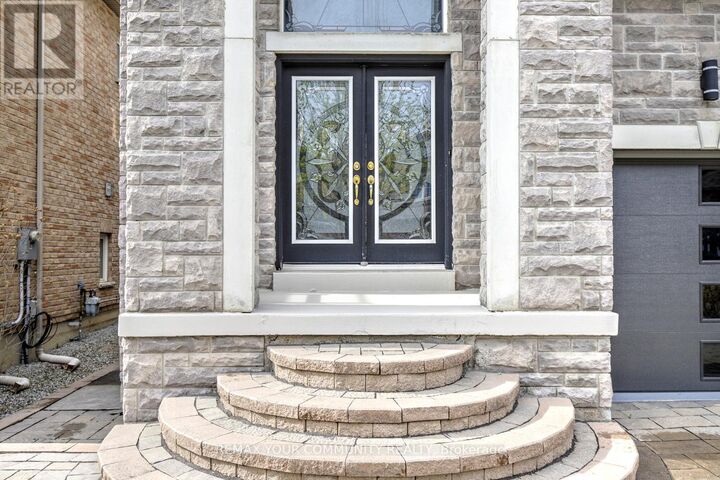 Property Photo:  112 Golden Forest Road  ON L6A 0S6 