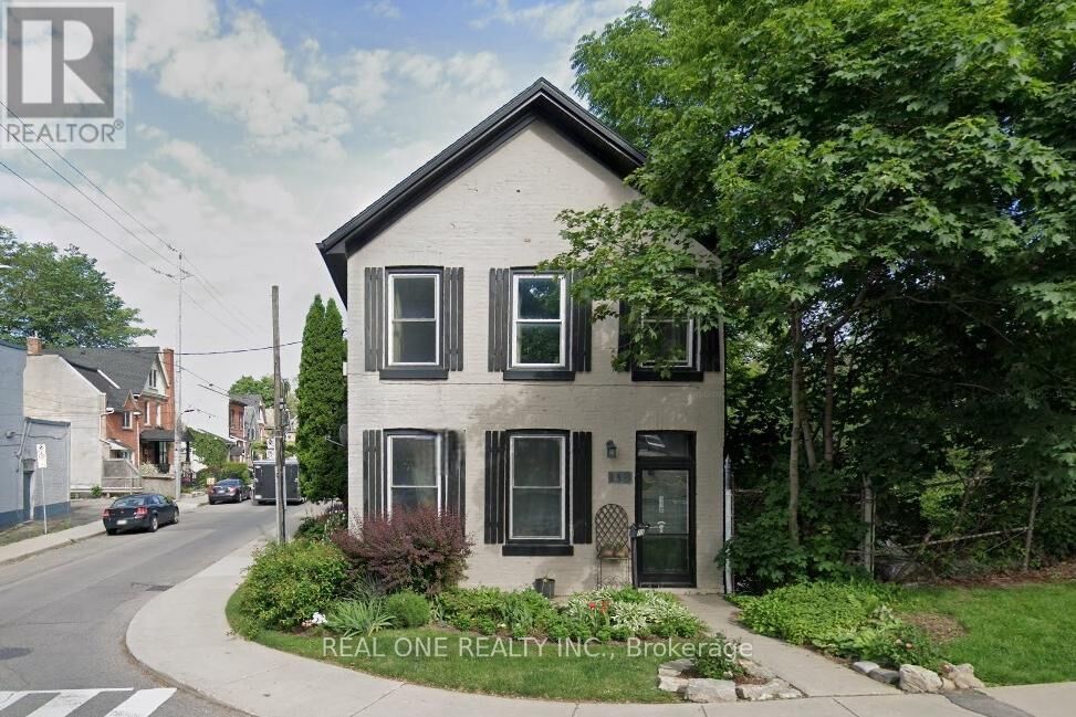 Property Photo:  118 Queen Street South Room 2  ON L8P 3S1 