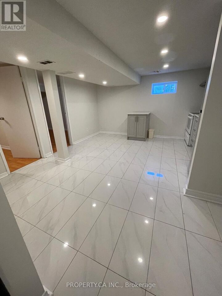 Property Photo:  66 Ardgowan Crescent  ON M1V 1B3 
