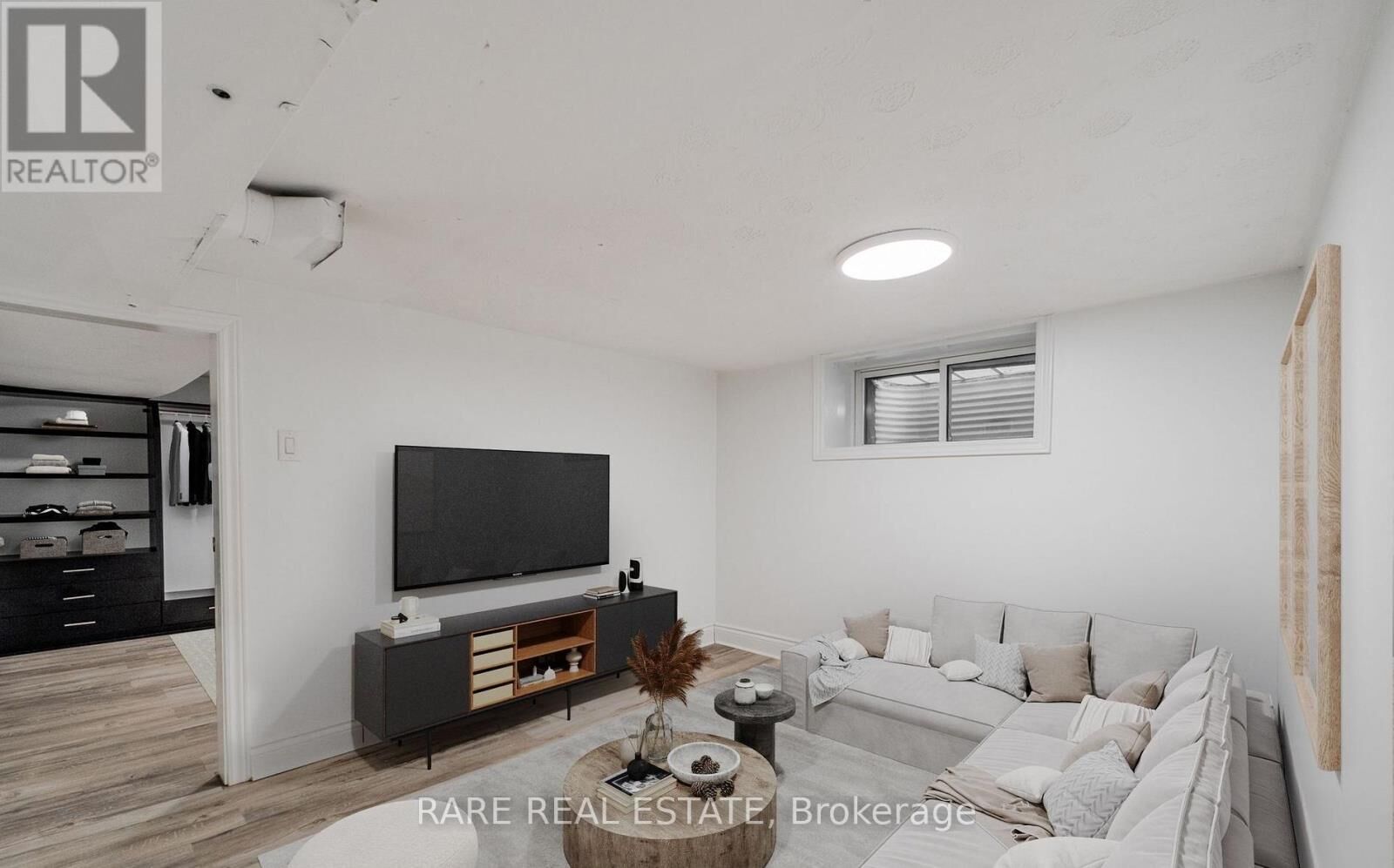 Property Photo:  538 Roxton Road Lower  ON M6G 3R4 