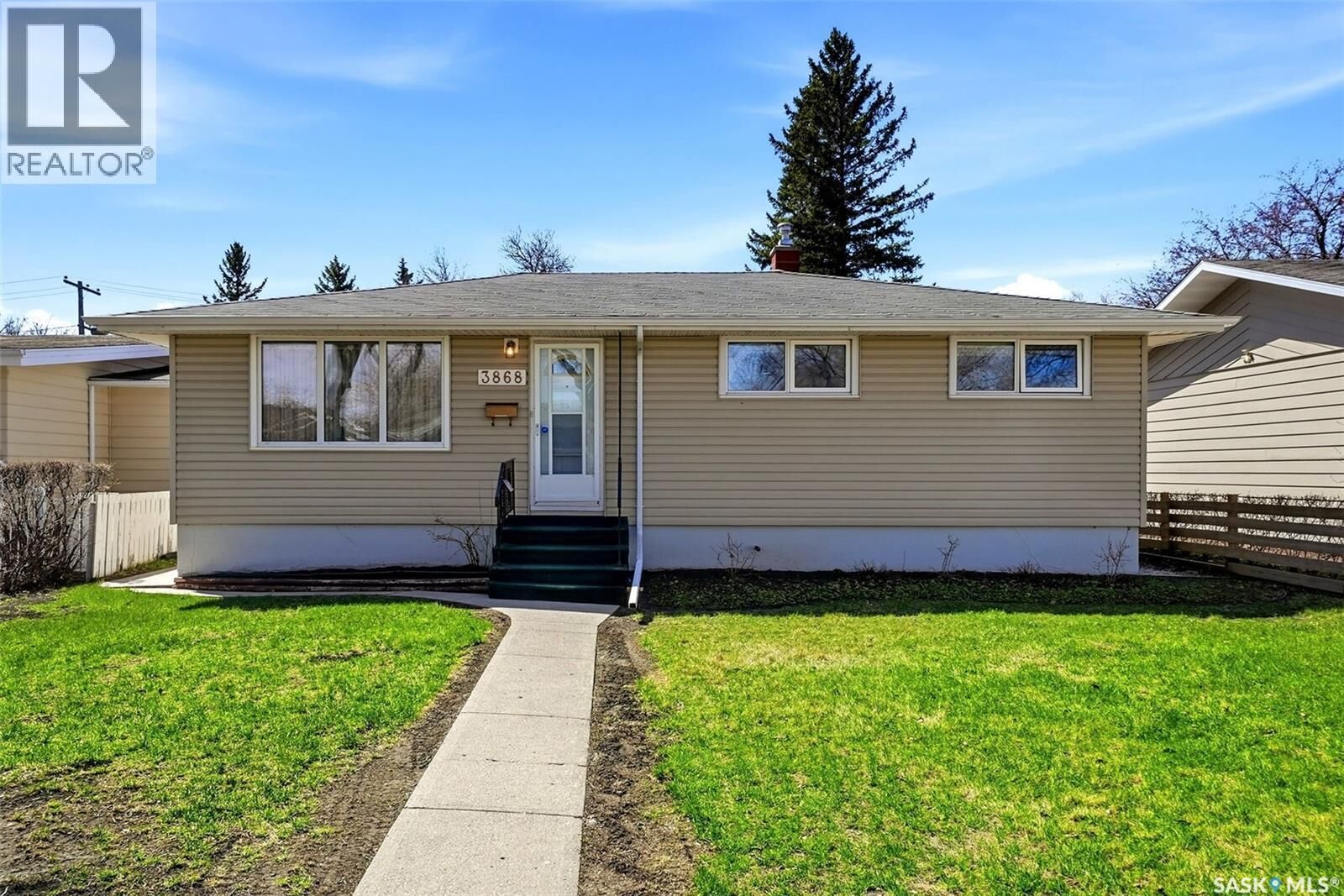 Property Photo: 3868 Athol Street SK S4S 3J1