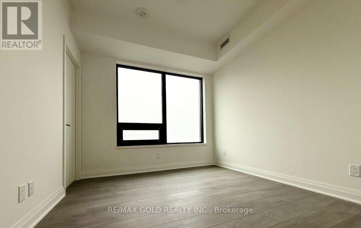 Property Photo:  4015 The Exchange Street 4806  ON L5B 0N9 