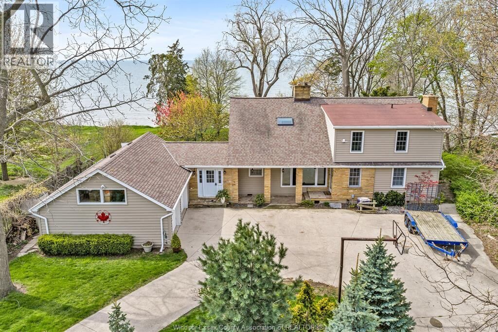 Property Photo:  388 Seacliff Drive West  ON N8H 4E1 
